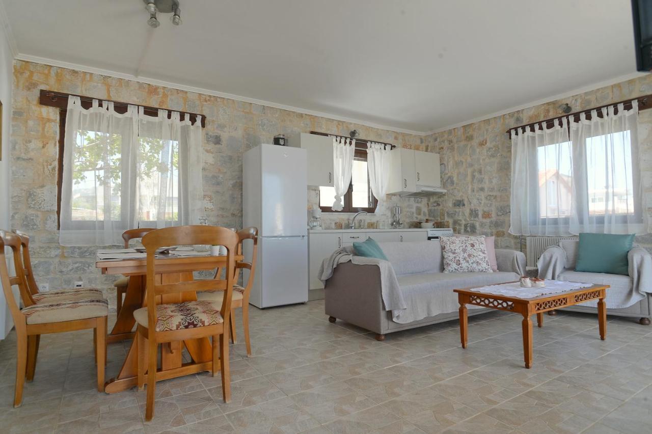 Antorina Beachfront * Kamari (Corinthia)