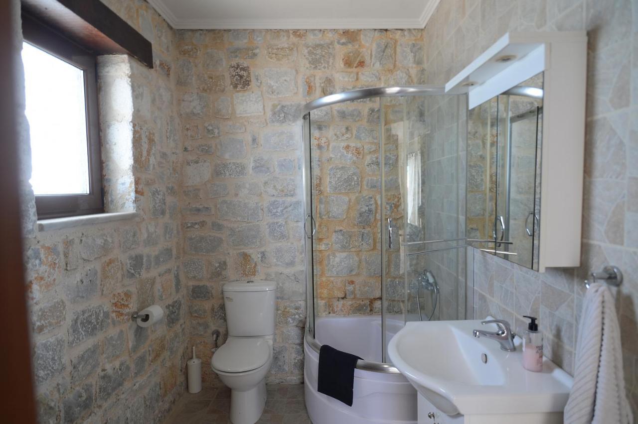 Antorina Beachfront Apartment