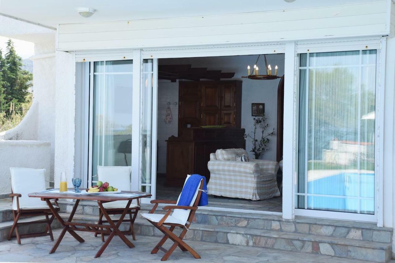 Antorina Beachfront Apartment Kamari (Corinthia)